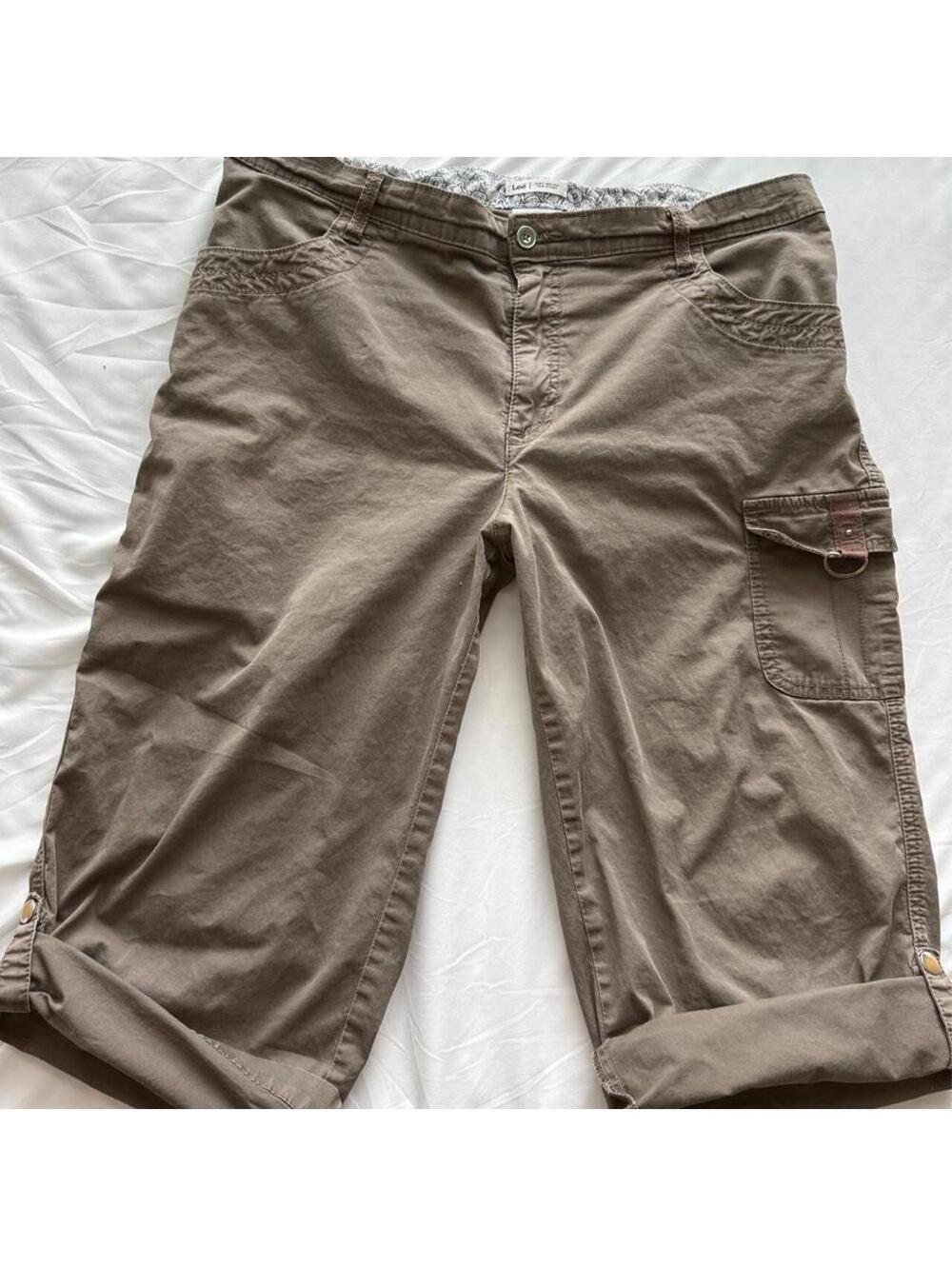Y2K Lee Convertible Cargo Capri Pants